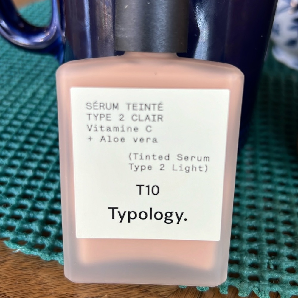 Typology tinted serum